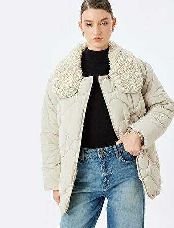 Çıt Çıt Düğme Kapamalı Cepli Su İtici Peluş Yaka Kapitone Mont 