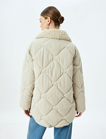 Çıt Çıt Düğme Kapamalı Cepli Su İtici Peluş Yaka Kapitone Mont 