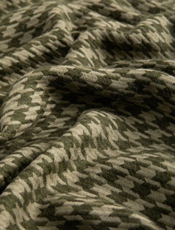 Atkı Kazayağı Desenli Yumuşak Dokulu Püsküllü