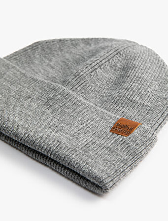 Katlı Bere Slogan Baskılı Etiket Detaylı