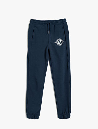 Eşofman Altı Beli Bağlamalı Kolej Baskılı Cep Detaylı 