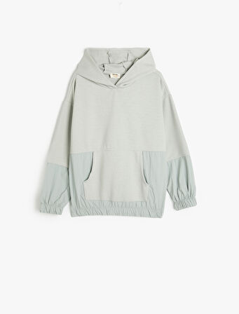 Oversize Kapşonlu Sweat Uzun Kollu Kanguru Cepli Paraşüt Kumaş Detaylı