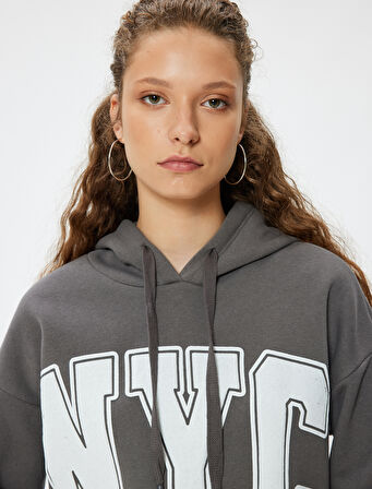 Oversize Kapüşonlu Sweatshirt Kolej Baskılı Şardonlu