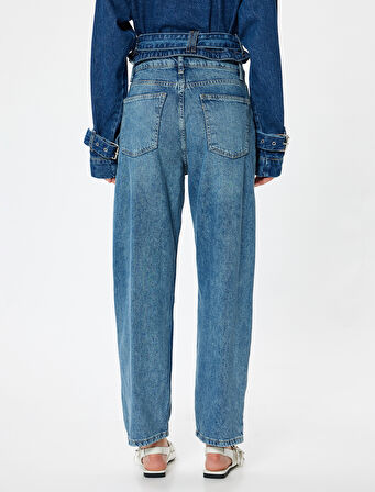Standart Bel Düz Paça Yıpratılmış Kot Pantolon - Straight Fit Jeans