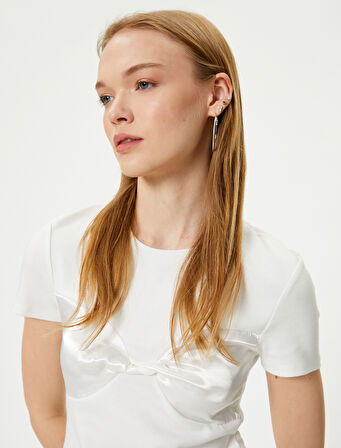 Bisiklet Yaka Tişört Fiyonk Detaylı Kısa Kollu