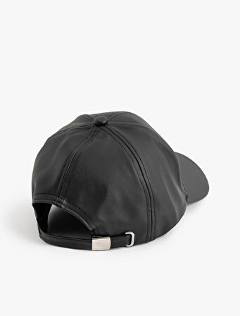 Suni Deri Cap Şapka İşleme Detaylı