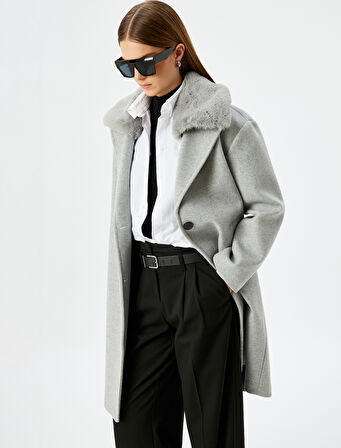 Yakası Çıkarılabilir Suni Kürk Detaylı Uzun Oversize Kaşe Kaban 