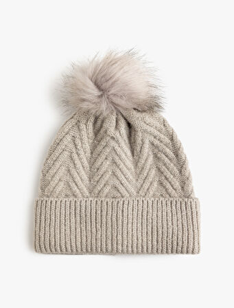 Örgü Bere Ponpon Detaylı Dokulu Katlı