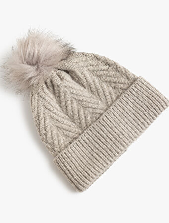 Örgü Bere Ponpon Detaylı Dokulu Katlı