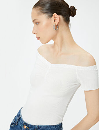 Omzu Açık Tişört Dantel Detaylı Drapeli Kısa Kollu Slim Fit