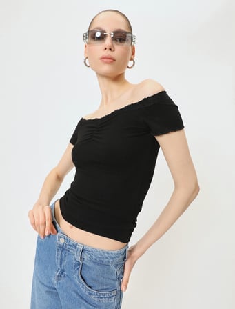 Omzu Açık Tişört Dantel Detaylı Drapeli Kısa Kollu Slim Fit