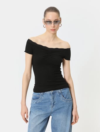 Omzu Açık Tişört Dantel Detaylı Drapeli Kısa Kollu Slim Fit