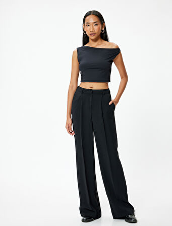 Crop Omzu Açık Tişört Asimetrik Yaka Slim Fit