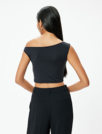 Crop Omzu Açık Tişört Asimetrik Yaka Slim Fit