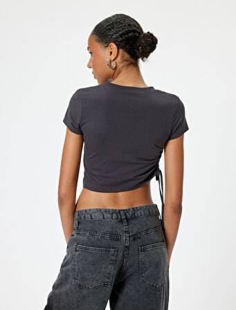 Crop Tişört Köpek Baskılı Büzgülü Slim Fit Bisiklet Yaka