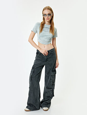 Crop Tişört Büzgü Detaylı Kolej Baskılı Yıkamalı Kısa Kollu Slim Fit