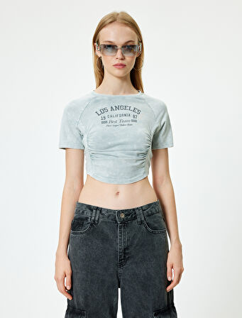 Crop Tişört Büzgü Detaylı Kolej Baskılı Yıkamalı Kısa Kollu Slim Fit