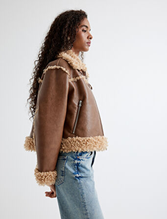 Koton X Zeynep Bastık - Suni Deri Crop Oversize Biker Ceket Yakası Peluş Detaylı