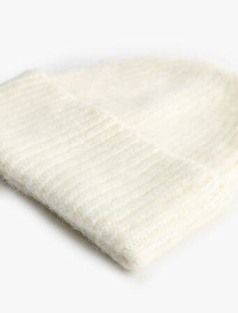 Örgü Bere Yumuşak Dokulu Katlama Detaylı