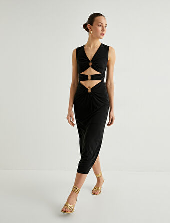 Pencere Detaylı Uzun Elbise Kolsuz Metal Aksesuar Detaylı Yırtmaçlı