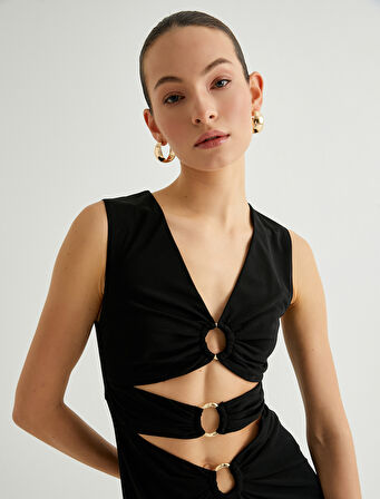 Pencere Detaylı Uzun Elbise Kolsuz Metal Aksesuar Detaylı Yırtmaçlı