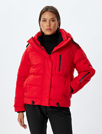 Kayak Montu Su İtici Kapüşonlu Entegre Toz-Kar Eteği Detaylı Fermuarlı Cepli