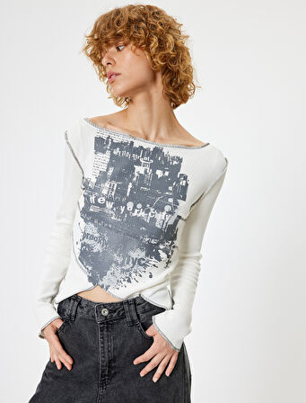 Uzun Kollu Tişört Kaşkorse Baskılı Kayık Yaka Slim Fit Asimetrik Kesim