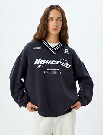Oversize Sweatshirt V Yaka Slogan Baskılı Biyeli