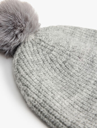 Atkılı Bere Detaylı Ponponlu 