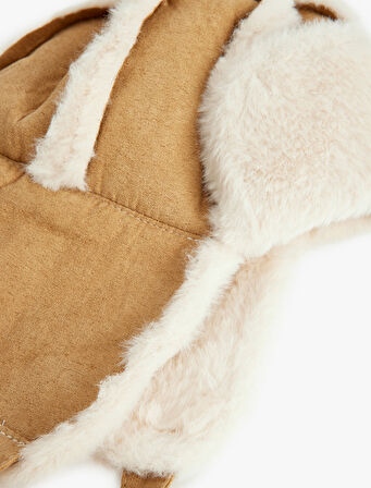 Pilot Şapka Suni Kürklü Pon Pon Detaylı Çene Bağlamalı