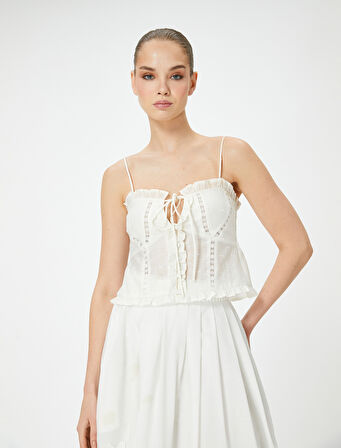 Keten Karışımlı İşlemeli Askılı Üst