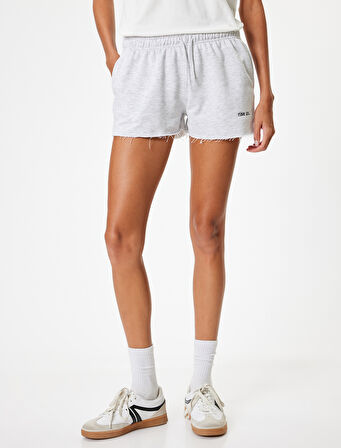 Mini Şort Beli Bağcıklı Slogan İşlemeli Kesik Paça Slim Fit Cep Detaylı