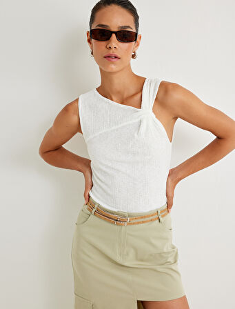 Asimetrik Yaka Üst Kolsuz Düğüm Detaylı Dokulu Slim Fit