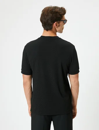 Basic Tişört Dokulu Elastik Bitişli Kısa Kollu Bisiklet Yaka Regular Fit