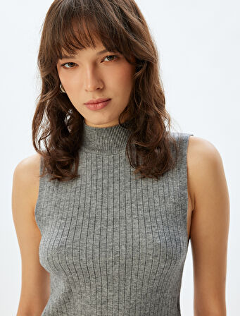 Kolsuz Dik Yaka Triko Kazak