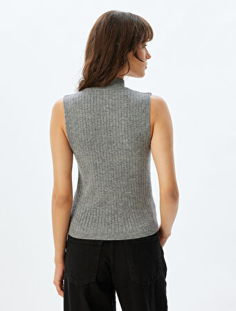 Kolsuz Dik Yaka Triko Kazak