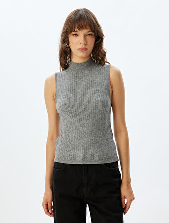 Kolsuz Dik Yaka Triko Kazak