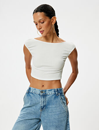 Crop Tişört Bürümcük Sırt Detaylı Kap Kol Kayık Yaka Slim Fit
