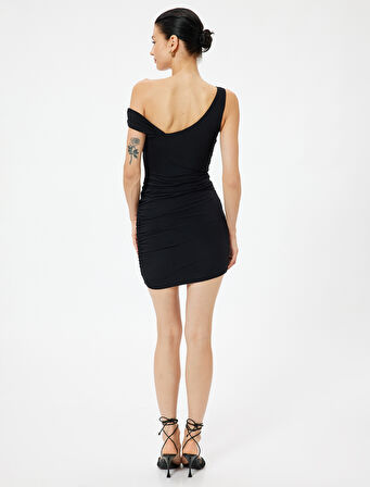 Tek Omuz Elbise Mini Krep Drapeli Kayık Yaka Slim Fit