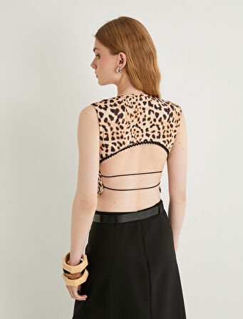 Leopar Desenli Crop Üst Kolsuz Arkası Pencere Detaylı