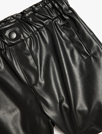 Deri Görünümlü Şort Cep ve Düğme Detaylı 