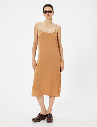 İnce Askılı Midi Boy Elbise Yırtmaç Detaylı Krep Kumaş