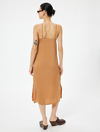 İnce Askılı Midi Boy Elbise Yırtmaç Detaylı Krep Kumaş