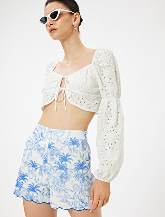 Kısa Çiçekli Şort Nakış Detaylı 