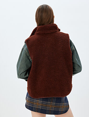 Fermuarlı Dik Yaka Cepli Peluş Yelek