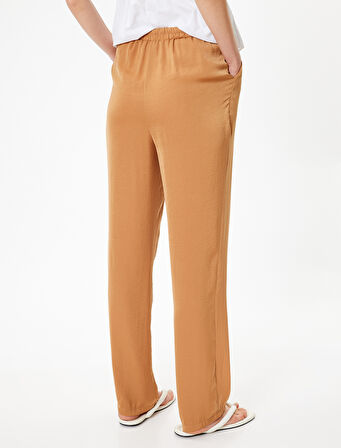 Havuç Kesim Kumaş Pantolon Aerobin Saten Cepli Pile Detaylı