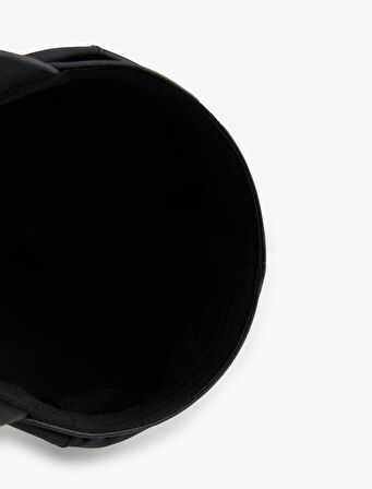 Kasket Şapka Deri Görünümlü