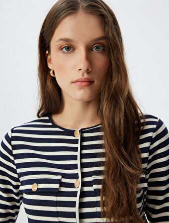 Yuvarlak Yaka Düğmeli Cep Detaylı Hırka