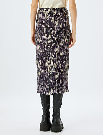 A Kesim Yırtmaç Detaylı Uzun Etek