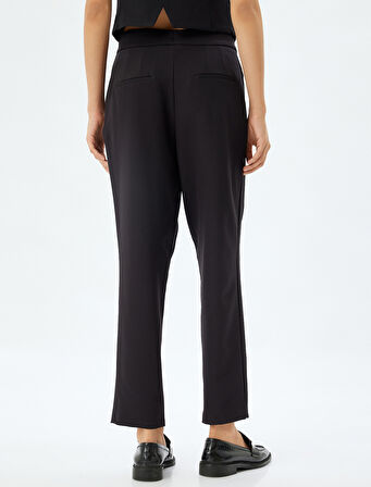 Yüksek Bel Cepli Havuç Kesim Kumaş Pantolon